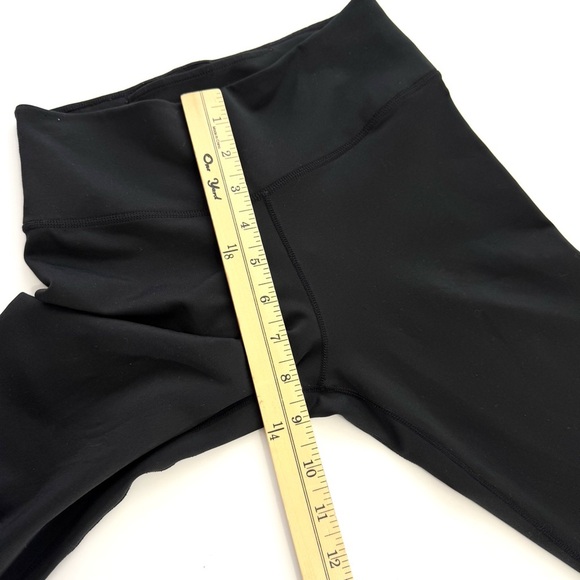 Nike Dri Fit Women’s XS Black Activewear Running Soft Leggings W/ Mesh Details - Picture 9 of 10